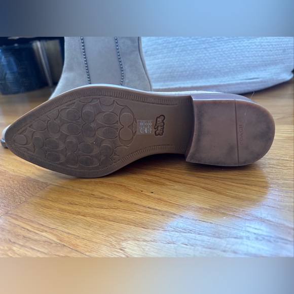 Coach Women’s 8 Beaded Western Style Beige Light Brown Suede Boots Low heel - Picture 3 of 6